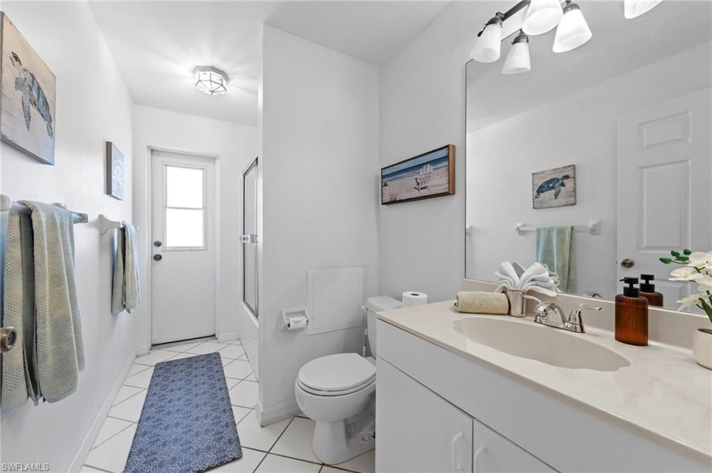 Image 23 of property listing at 2104 SW 38th TER, Cape Coral, FL 33914