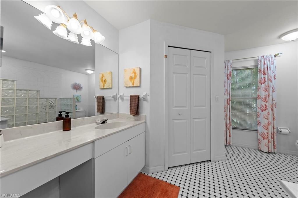 Image 28 of property listing at 2104 SW 38th TER, Cape Coral, FL 33914