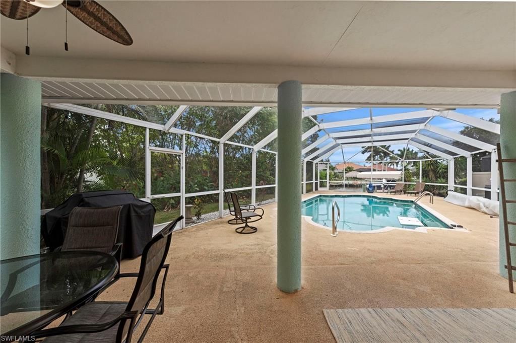 Image 33 of property listing at 2104 SW 38th TER, Cape Coral, FL 33914