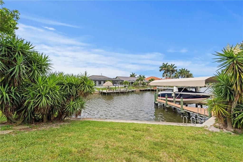 Image 39 of property listing at 2104 SW 38th TER, Cape Coral, FL 33914