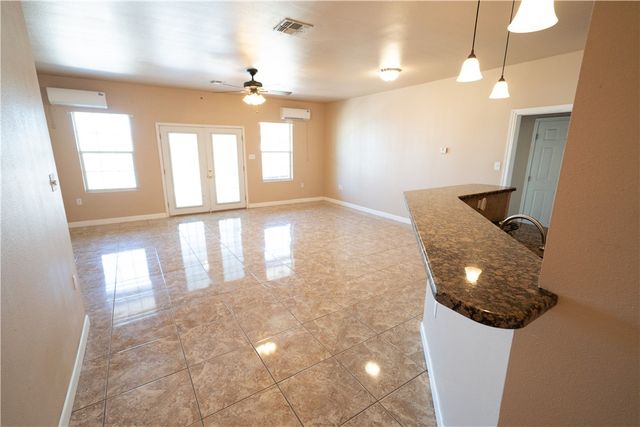 2033 Briarwood Dr, Corpus Christi, TX 78412