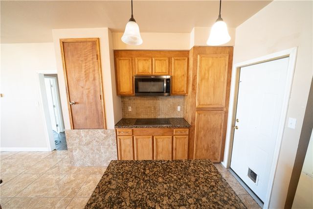 2033 Briarwood Dr, Corpus Christi, TX 78412