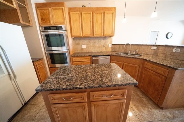 2033 Briarwood Dr, Corpus Christi, TX 78412