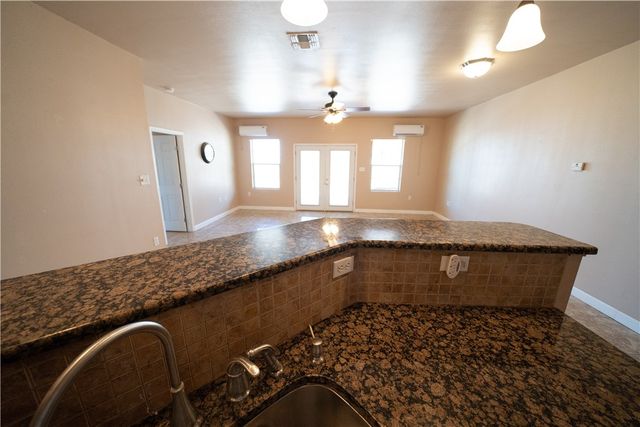 2033 Briarwood Dr, Corpus Christi, TX 78412
