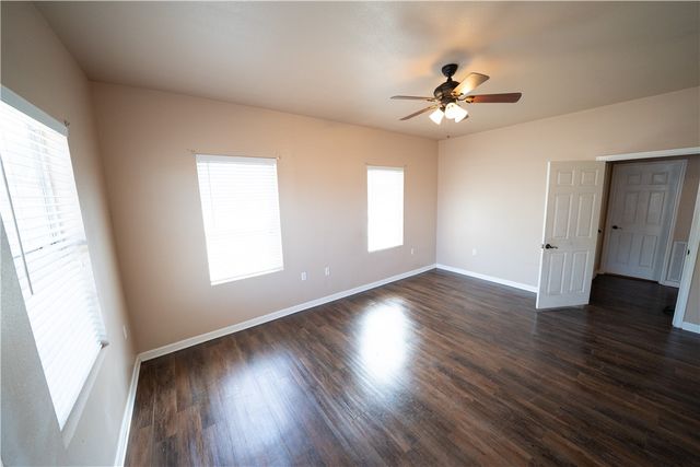 2033 Briarwood Dr, Corpus Christi, TX 78412