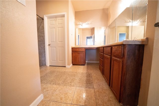 2033 Briarwood Dr, Corpus Christi, TX 78412