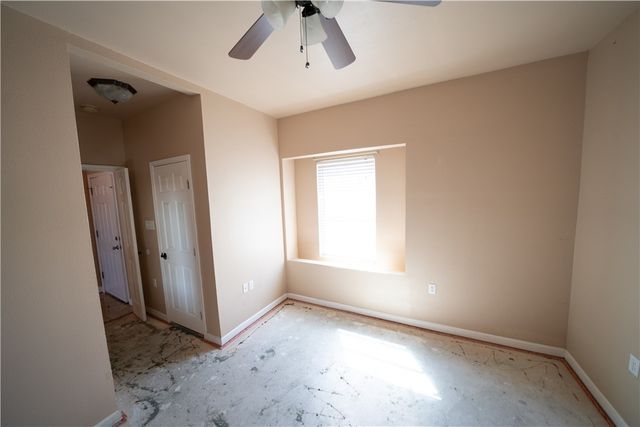 2033 Briarwood Dr, Corpus Christi, TX 78412