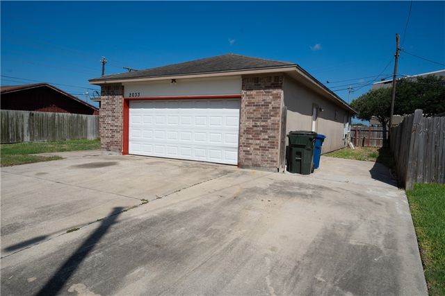 2033 Briarwood Dr, Corpus Christi, TX 78412