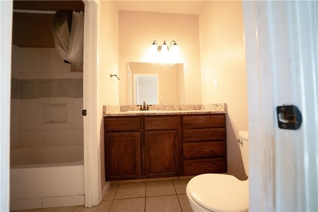 2033 Briarwood Dr, Corpus Christi, TX 78412