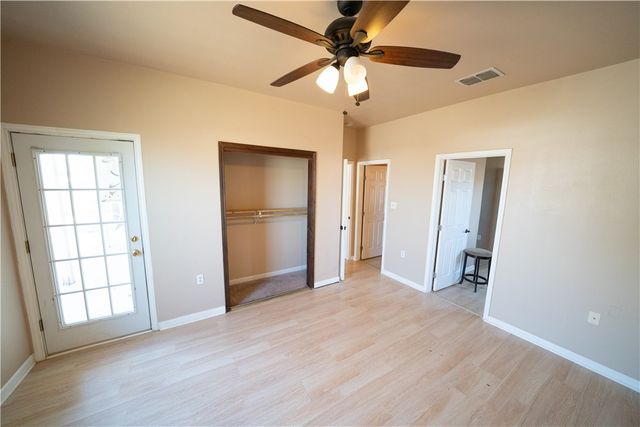 2033 Briarwood Dr, Corpus Christi, TX 78412