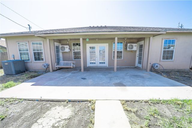 2033 Briarwood Dr, Corpus Christi, TX 78412
