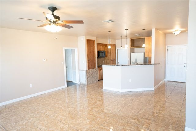 2033 Briarwood Dr, Corpus Christi, TX 78412