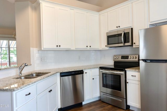 6 Bethany Place, Durham, NC 27712