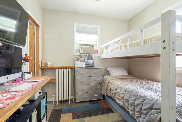 423 W South STREET, Oconomowoc, WI 53066