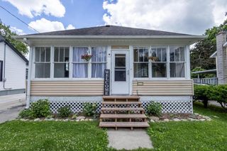 423 W South STREET, Oconomowoc, WI 53066
