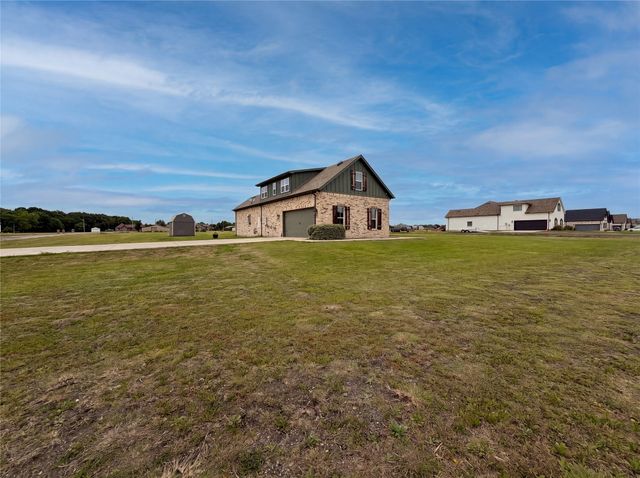 725 Cheyenne Trail, Trenton, TX 75490