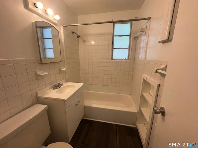 164 Virginia Avenue B, Bridgeport, CT 06610