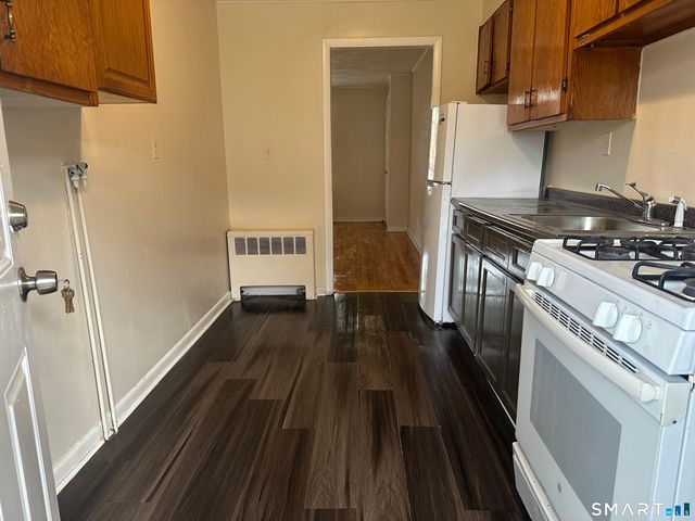 164 Virginia Avenue B, Bridgeport, CT 06610