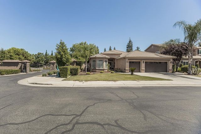 2702 E Caraway Court, Fresno, CA 93720
