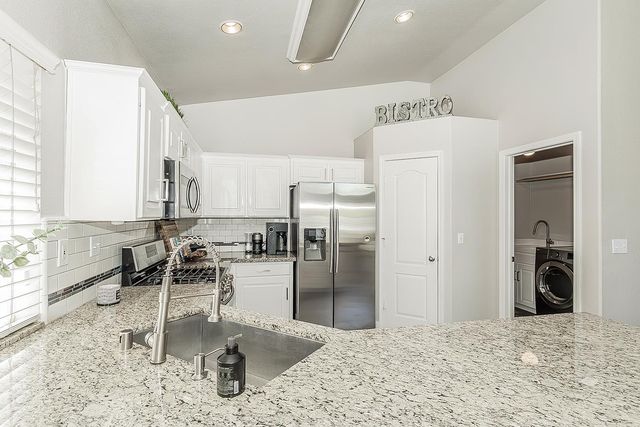 2702 E Caraway Court, Fresno, CA 93720