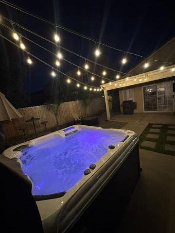 2702 E Caraway Court, Fresno, CA 93720