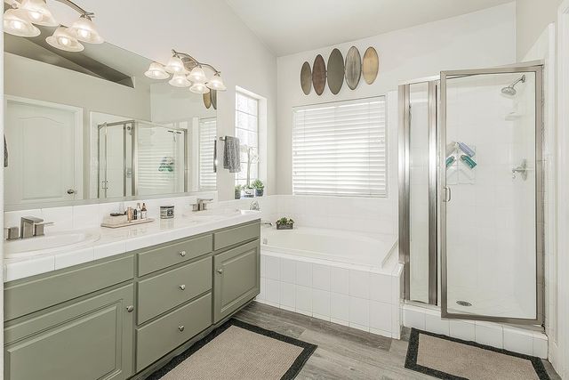 2702 E Caraway Court, Fresno, CA 93720