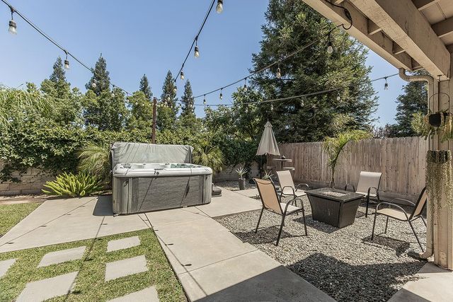 2702 E Caraway Court, Fresno, CA 93720