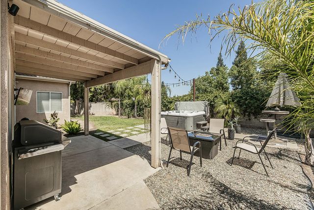 2702 E Caraway Court, Fresno, CA 93720