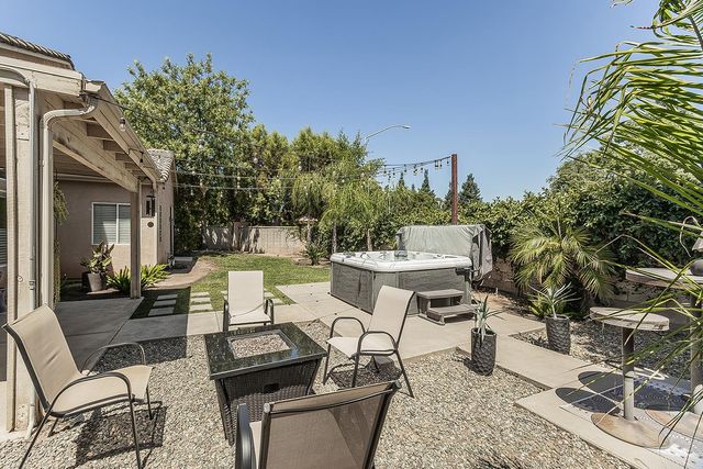 2702 E Caraway Court, Fresno, CA 93720