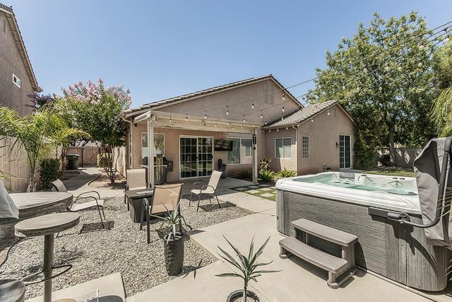 2702 E Caraway Court, Fresno, CA 93720
