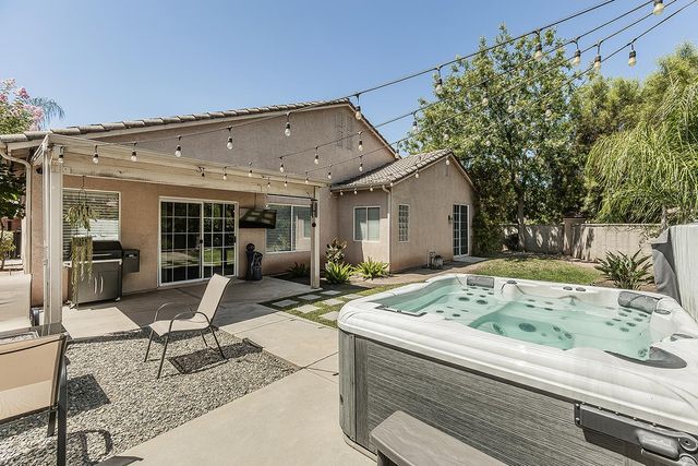 2702 E Caraway Court, Fresno, CA 93720