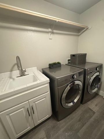2702 E Caraway Court, Fresno, CA 93720