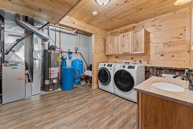 E7748 Mill Road, Spring Green, WI 53588