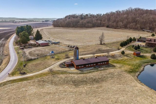 E7748 Mill Road, Spring Green, WI 53588