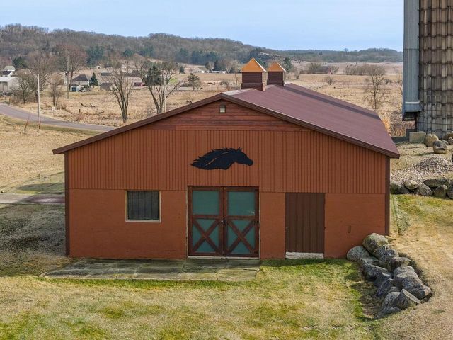 E7748 Mill Road, Spring Green, WI 53588