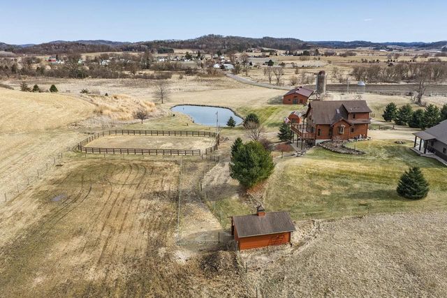 E7748 Mill Road, Spring Green, WI 53588