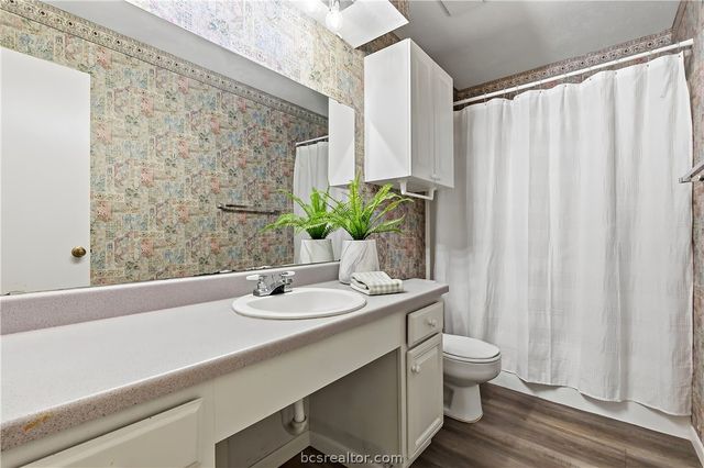2523 Longmire Drive, College Station, TX 77845