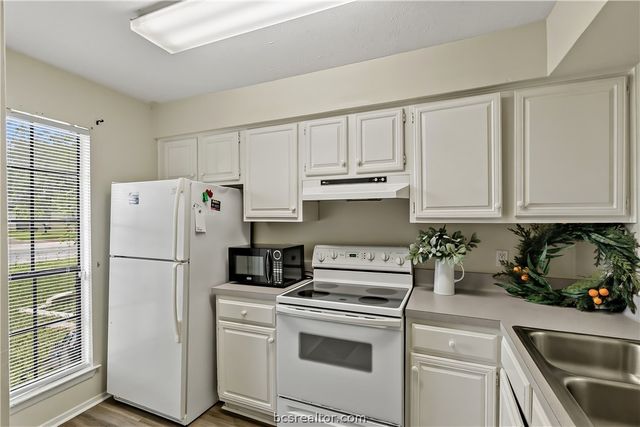 2523 Longmire Drive, College Station, TX 77845