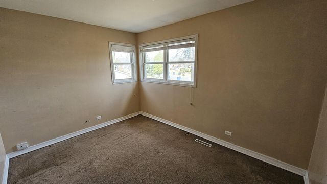 18570 W Pamela Place, Gurnee, IL 60031