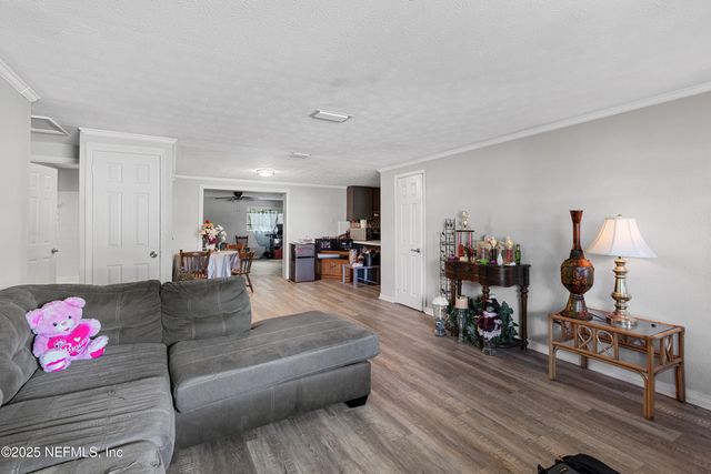 6990 ROBERT F KENNEDY Circle, Jacksonville, FL 32209