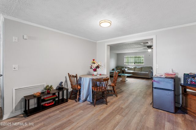 6990 ROBERT F KENNEDY Circle, Jacksonville, FL 32209