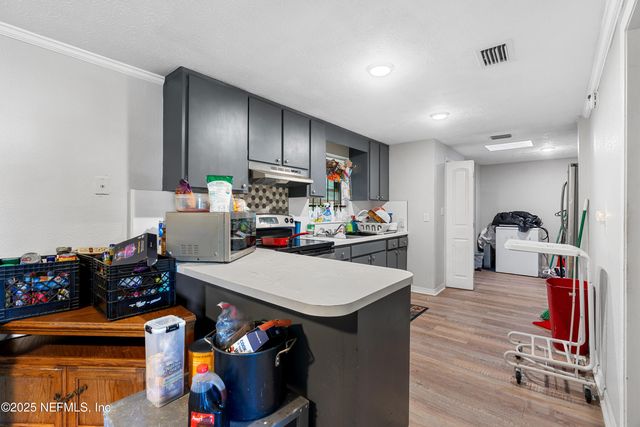 6990 ROBERT F KENNEDY Circle, Jacksonville, FL 32209