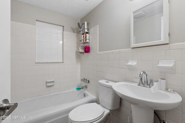 6990 ROBERT F KENNEDY Circle, Jacksonville, FL 32209
