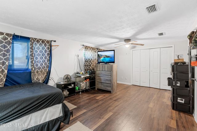 6990 ROBERT F KENNEDY Circle, Jacksonville, FL 32209