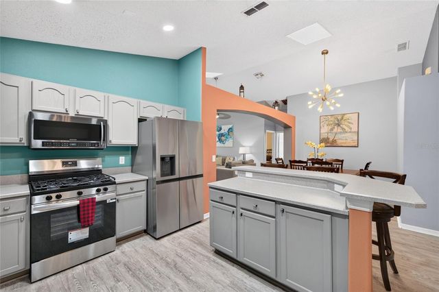 2577 ONEIDA LOOP, Kissimmee, FL 34747