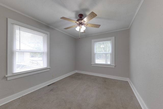 705 S Pershing Ave, Wichita, KS 67218