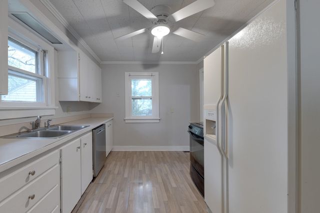705 S Pershing Ave, Wichita, KS 67218