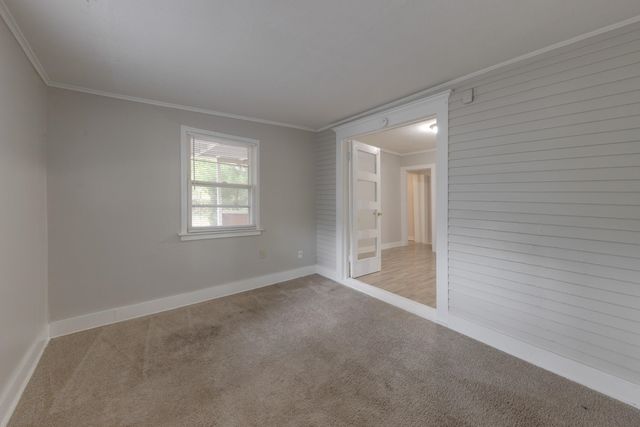 705 S Pershing Ave, Wichita, KS 67218