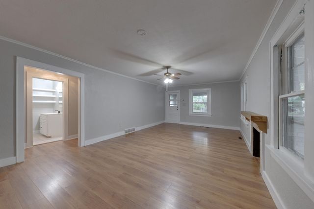 705 S Pershing Ave, Wichita, KS 67218
