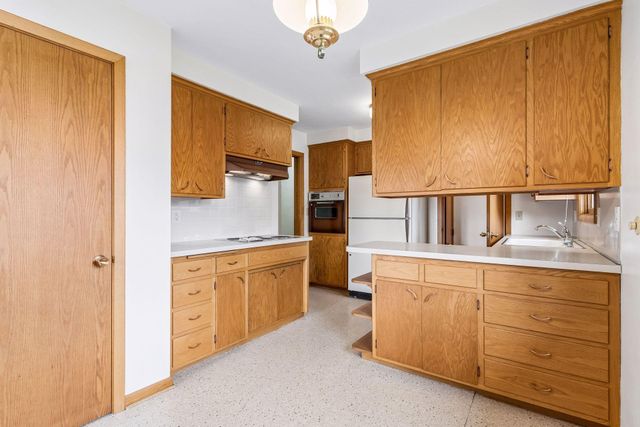 202 Ash Street W, South Saint Paul, MN 55075